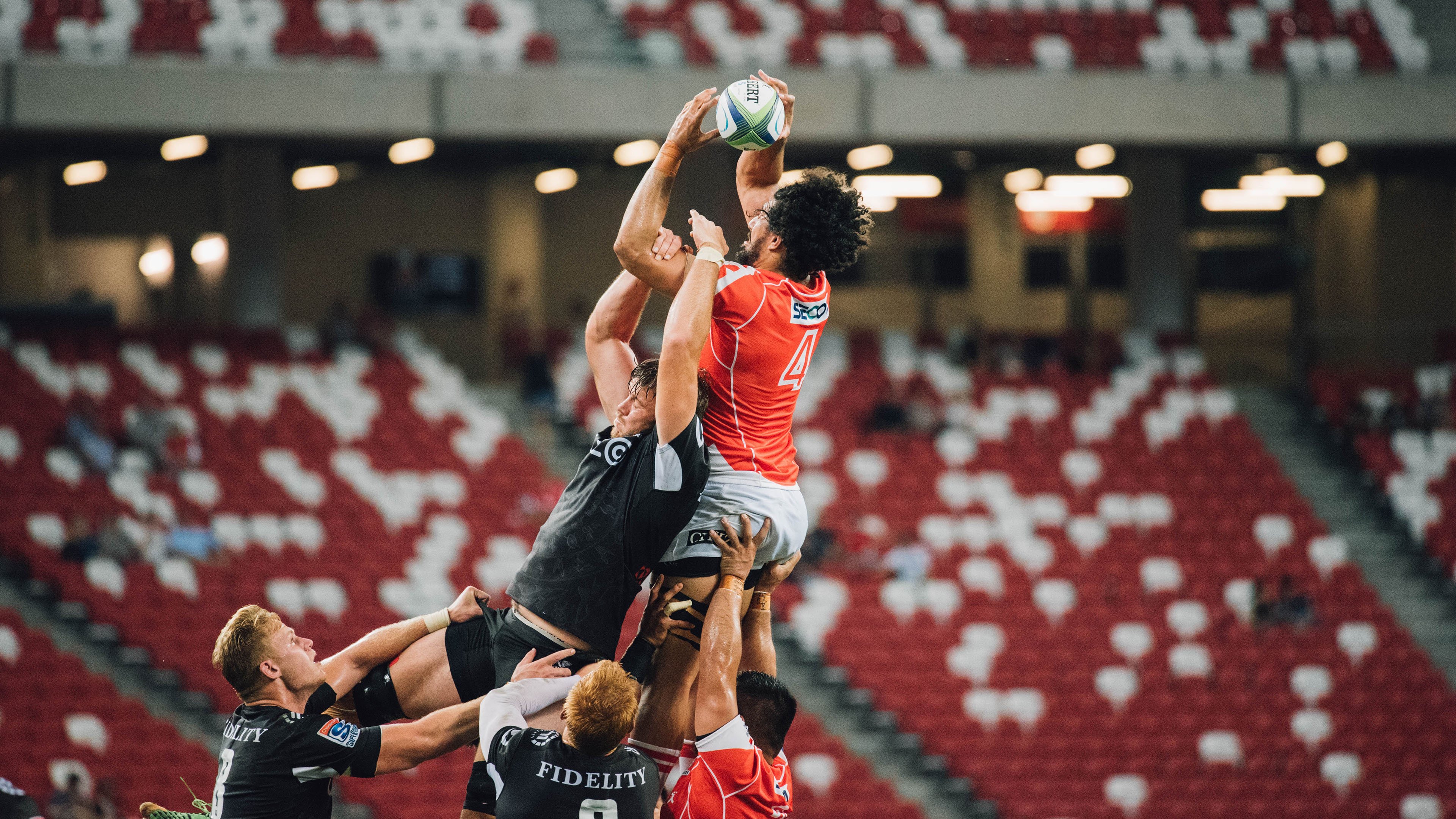 苏亚雷斯点燃赛场，摩纳哥主场击溃马赛，法甲格局再起波澜