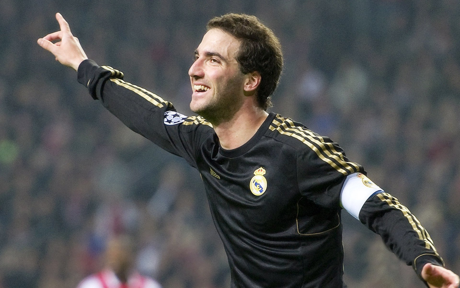 奥利维耶的鼓点，当英格兰的节奏在加纳心跳中回响