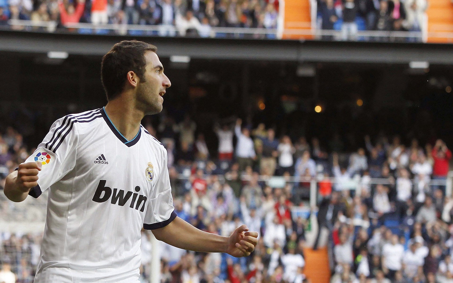 九游体育-从德里赫特爆发到战术革命，AC米兰如何为足球世界演绎全面压制乌拉圭式的现代防守哲学